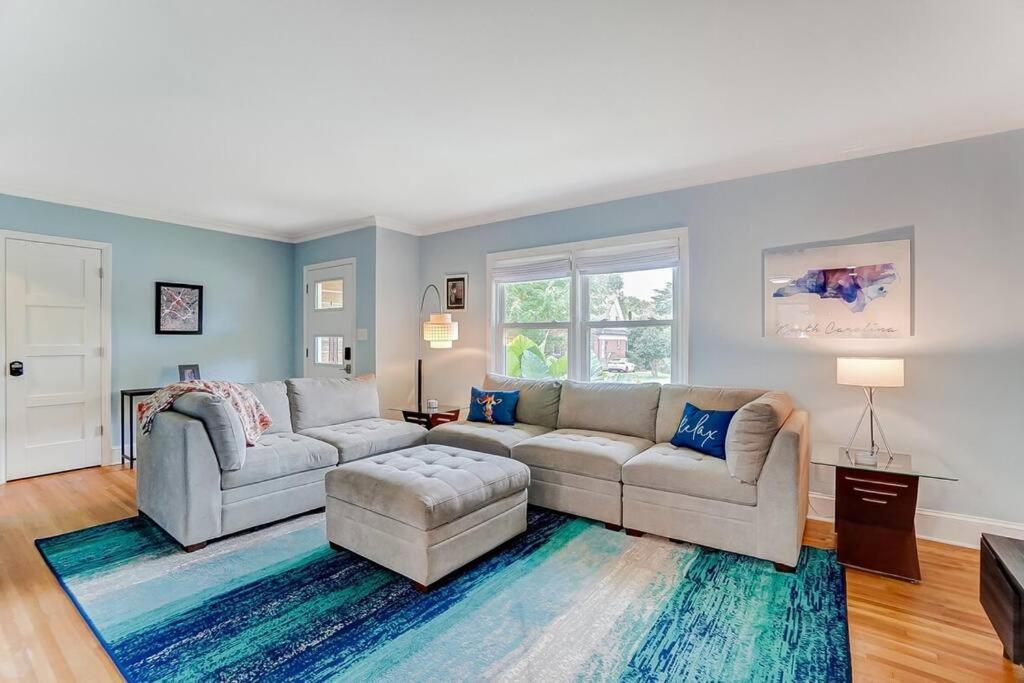 Poolside Bungalow With Fire Pit Fun And King Suite Charlotte Eksteriør billede