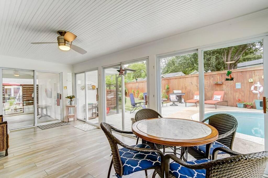 Poolside Bungalow With Fire Pit Fun And King Suite Charlotte Eksteriør billede