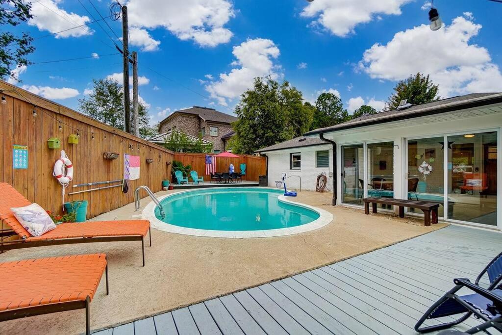 Poolside Bungalow With Fire Pit Fun And King Suite Charlotte Eksteriør billede