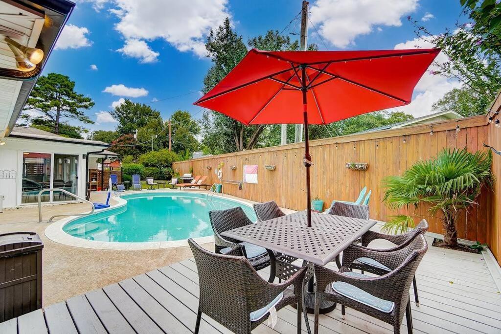 Poolside Bungalow With Fire Pit Fun And King Suite Charlotte Eksteriør billede